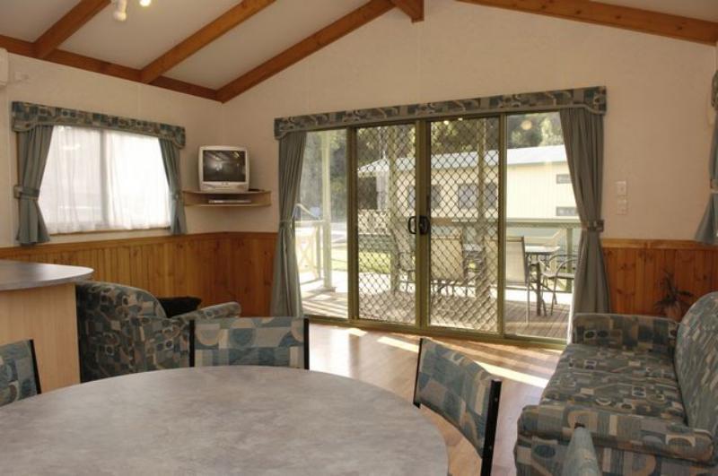 Отель Crystal Brook Tourist Park Doncaster East Экстерьер фото